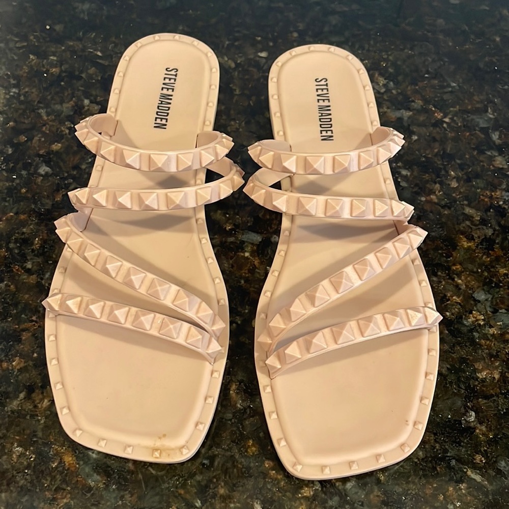 Steve Madden Skyler Flat sandal size 8